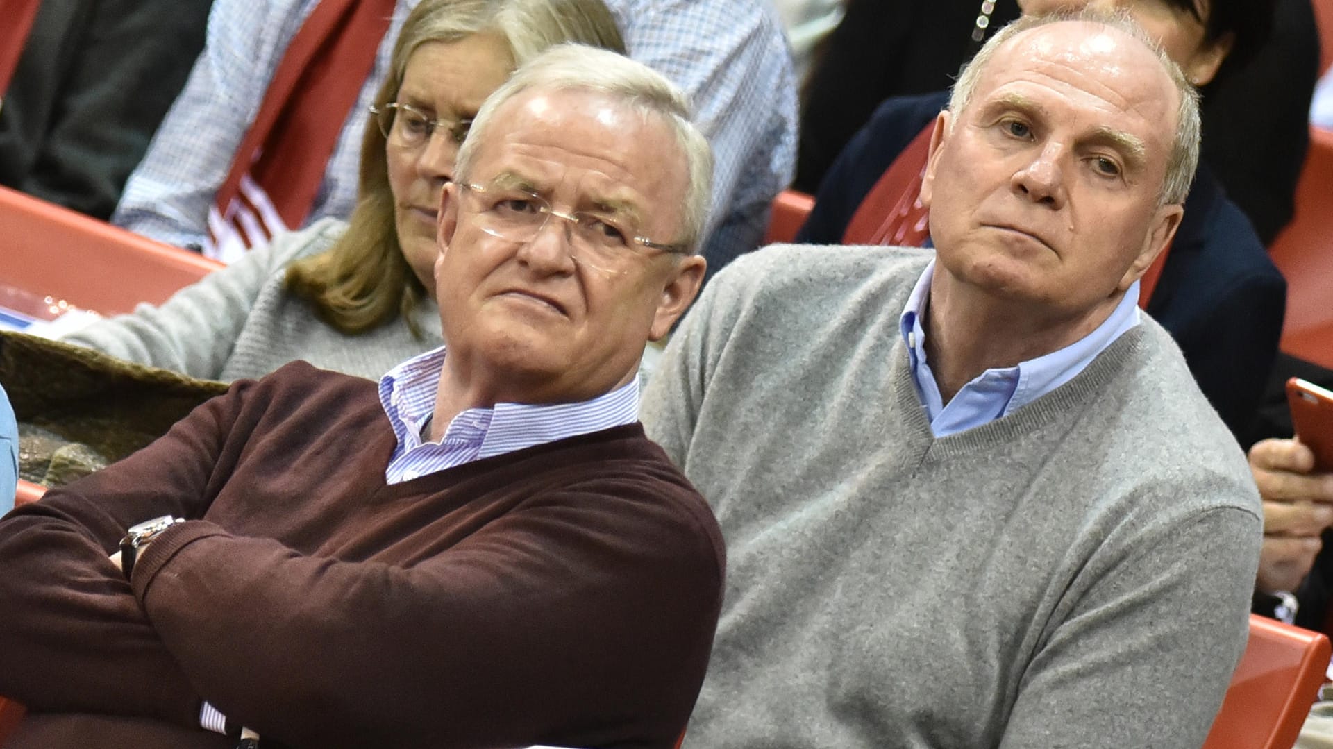 Der ehemalige VW-Chef Martin Winterkorn (links) mit dem früheren Bayern-Präsidenten Uli Hoeneß. Der ehemalige VW-Chef Martin Winterkorn (links) mit dem früheren Bayern-Präsidenten Uli Hoeneß.