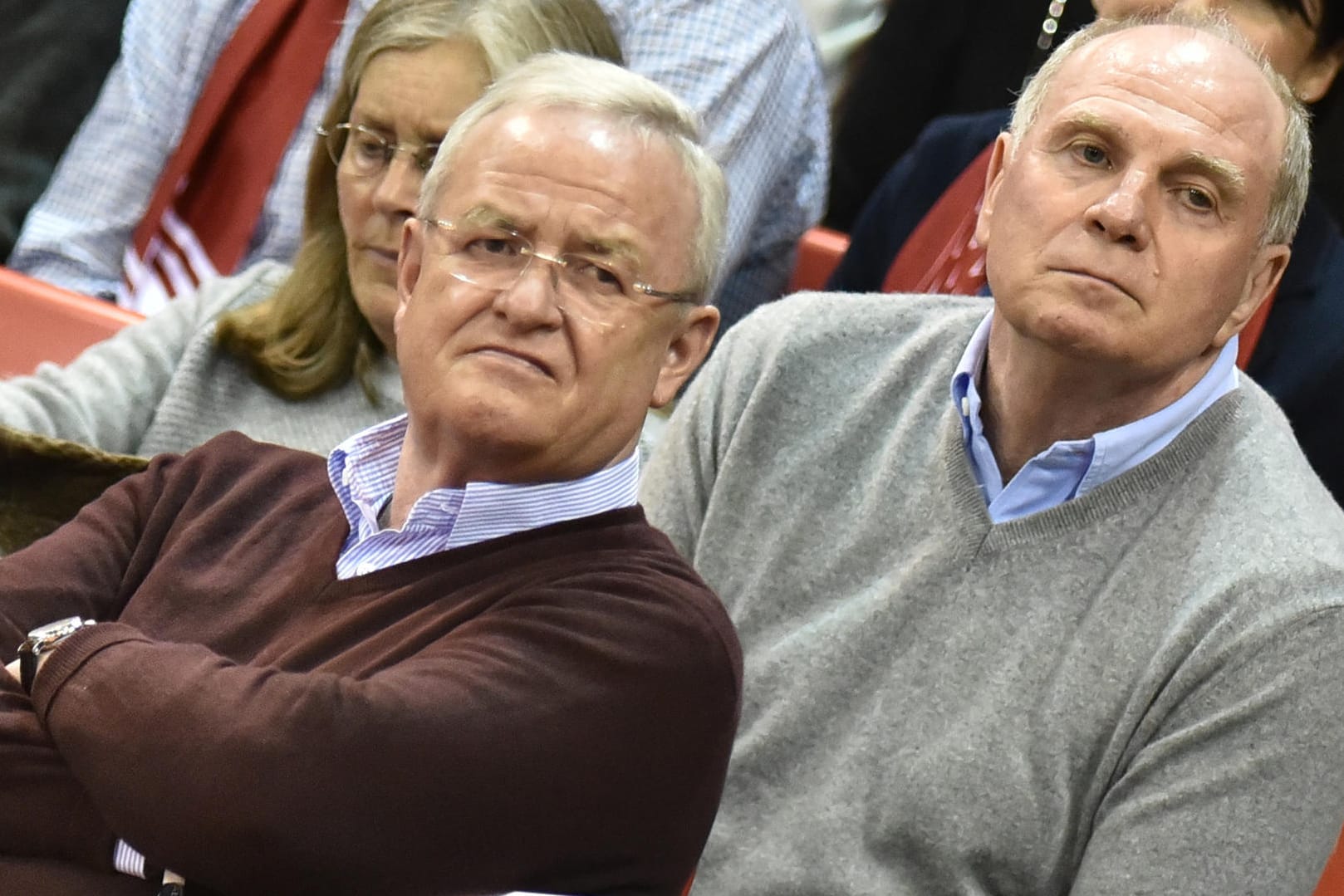 Der ehemalige VW-Chef Martin Winterkorn (links) mit dem früheren Bayern-Präsidenten Uli Hoeneß.