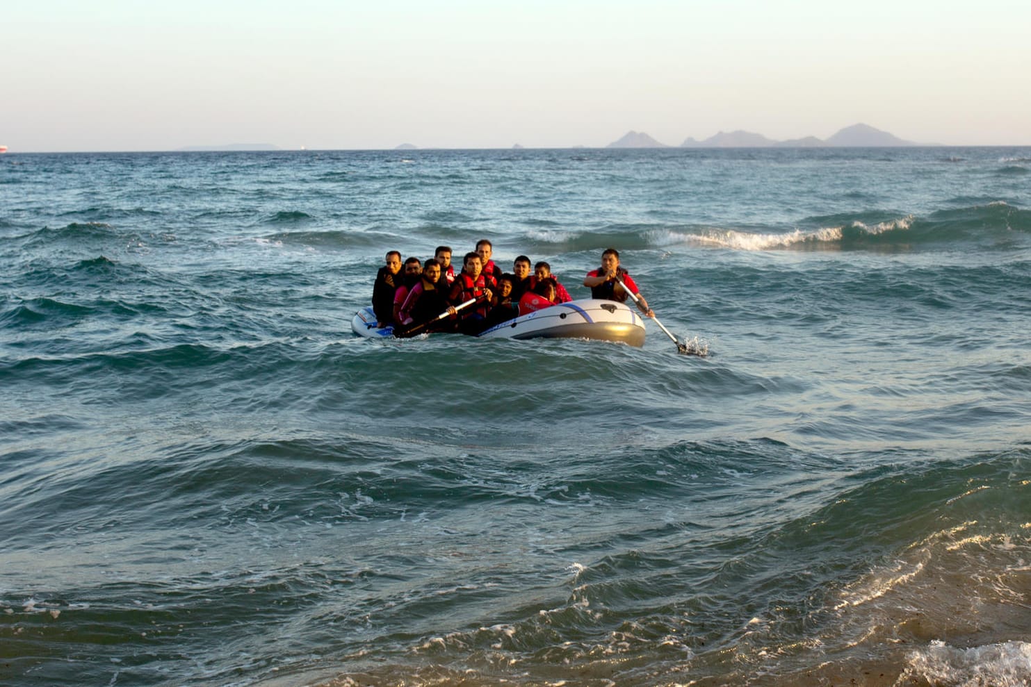 Wieder deutlich mehr Flüchtlinge machen sich auf den Weg nach Europa (Symbolbild).
