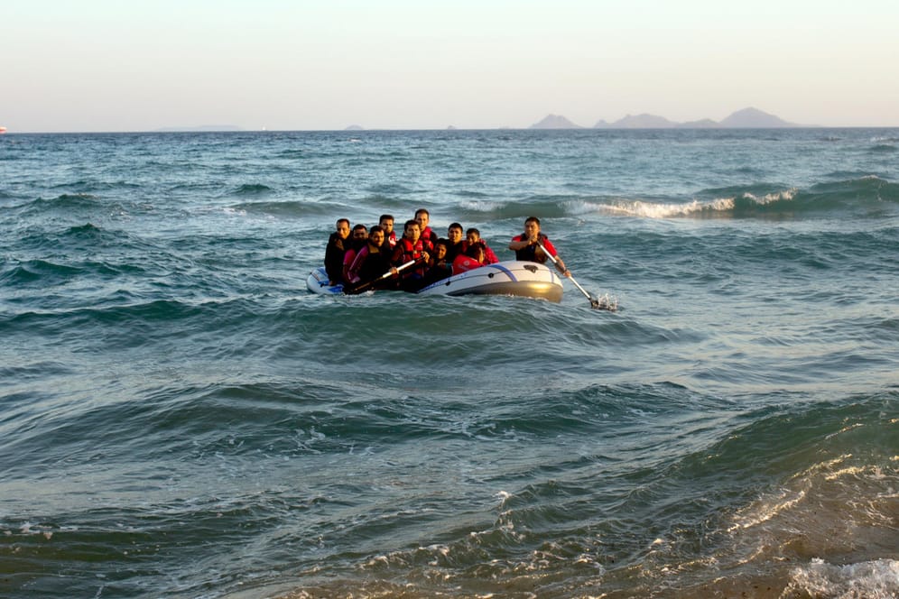 Wieder deutlich mehr Flüchtlinge machen sich auf den Weg nach Europa (Symbolbild).