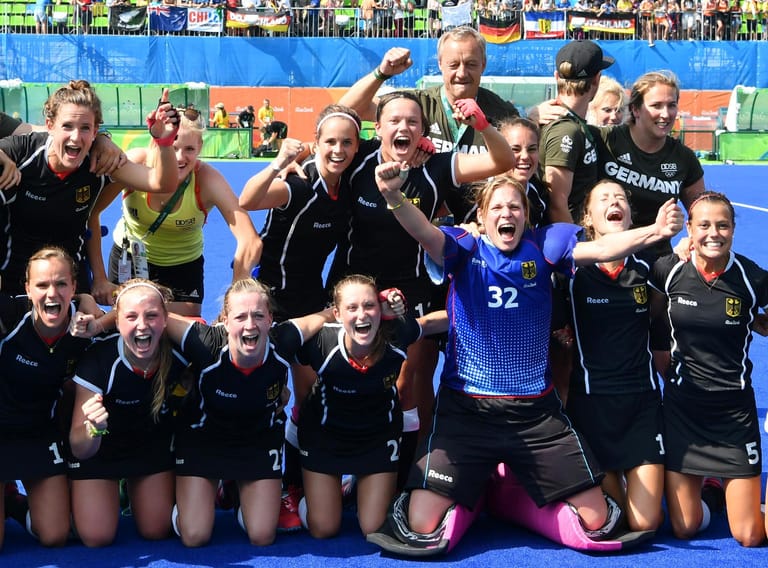 Die deutschen Hockey-Damen machen es den Herren nach. Auch sie holen Bronze. Im kleinen Finale besiegen sie Neuseeland mit 2:1.