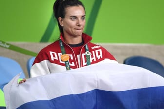 Jelena Issinbajewa als Zuschauerin bei Olympia