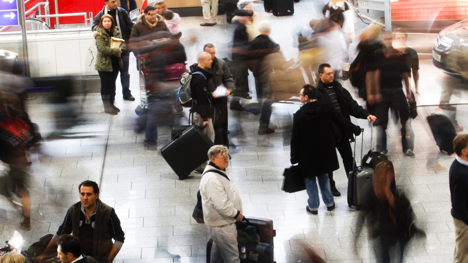 Flughafen Frankfurt: Die Videoüberwachung soll mit spezieller Software ausgestattet werden, um die Fahndung nach Terrorverdächtigen zu erleichtern.