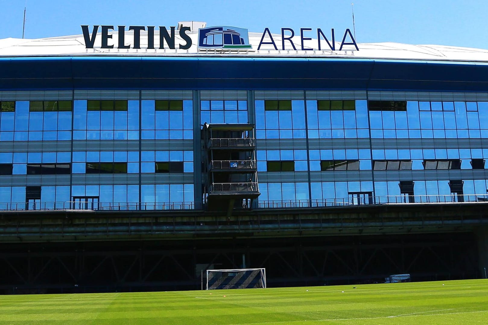 Die Veltins-Arena in Gelsenkirchen könnte eine zentrale Sportstätte bei Olympischen Spielen in Nordrhein-Westfalen sein.