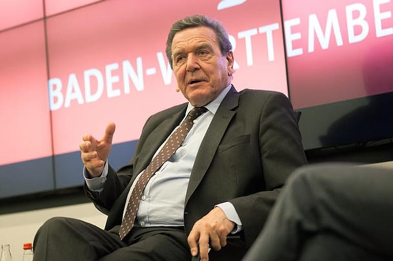 Gerhard Schröder meldet sich in der Flüchtlingskrise zu Wort.