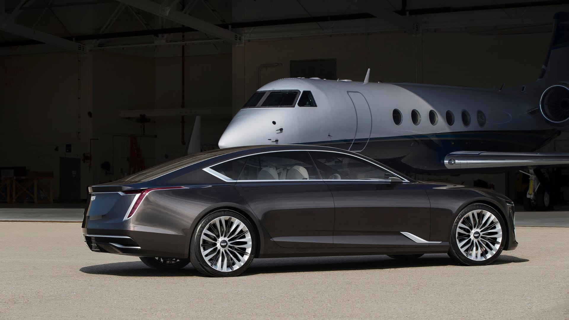 Die coupéhafte Limousine könnte auf das neue Flaggschiff der Marke hinweisen