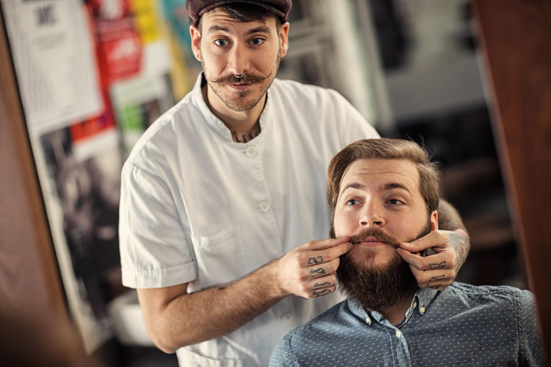 Barbiere und Herren-Friseure wissen, wie sie die Farbe Ihres Barthaares optimieren können.