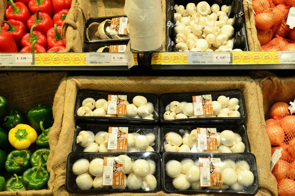 Auch beim Kauf von Pilzen im Supermarkt müssen Sie aufpassen.