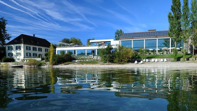 Das "Haus Insel Reichenau" liegt auf der schönen und geschichtsträchtigen Bodensee-Insel in der Nähe von Konstanz.