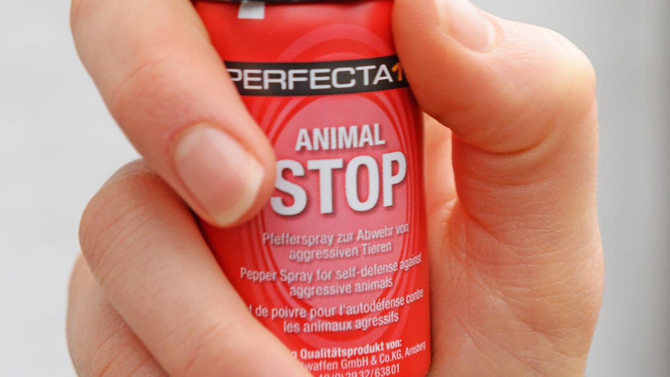 "Animal Stop" - ein sogenanntes "Tierabwehrspray" kann man jetzt auch im Drogeriemarkt kaufen.