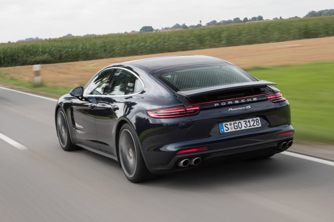 Ein schneller Rücken kann entzücken: Porsche Panamera 4S Diesel.