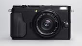 Die 690 Euro teure Fujifilm X 70 hat bei den getesteten Kompaktkameras den größten Bildsensor. Sie bekam die Gesamtnote "Gut" (Note 2,2).