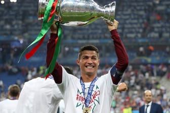 Cristiano Ronaldo nach dem Gewinn der Europameisterschaft mit Portugal.