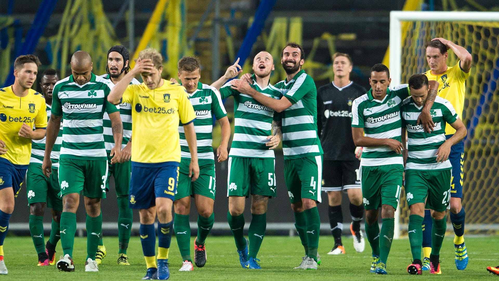 Panathinaikos bejubelt den Ausgleichstreffer in Kopenhagen.