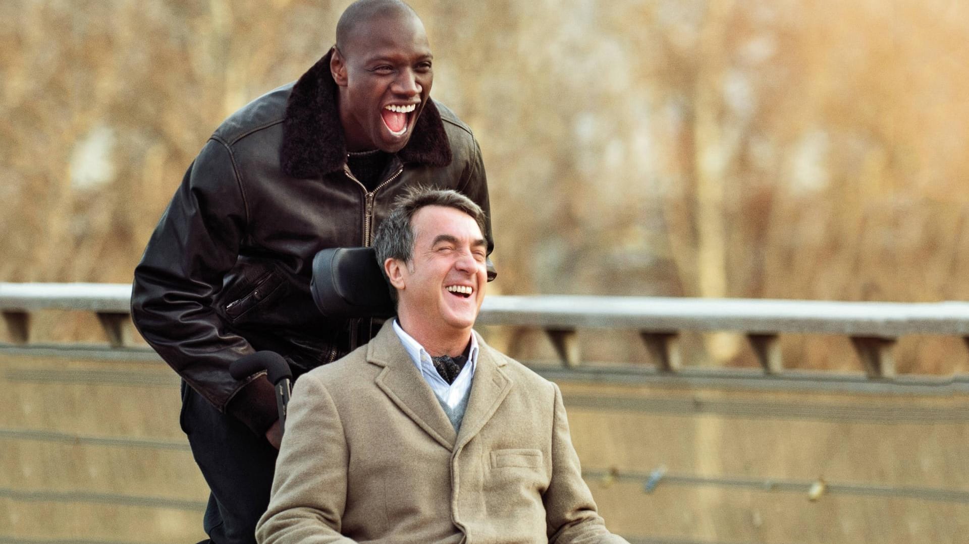 Omar Sy (l.) als Driss und François Cluzet als Philippe in "Ziemlich beste Freunde"