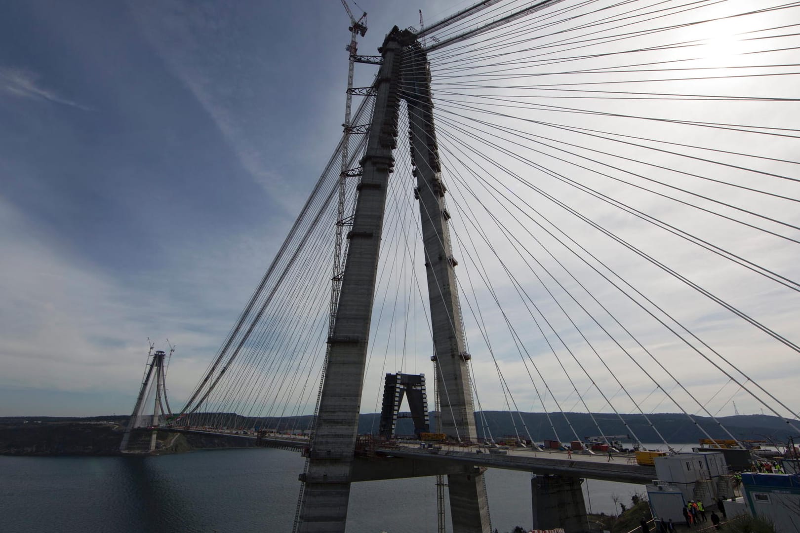 Die Yavuz-Sultan-Selim-Brücke stellt Rekorde auf.