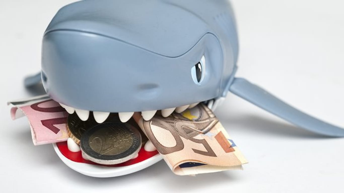 Um nicht bei einem Kredithai zu landen, sollte man sich den Geldgeber gut aussuchen - sonst droht eine saftige Rechnung.