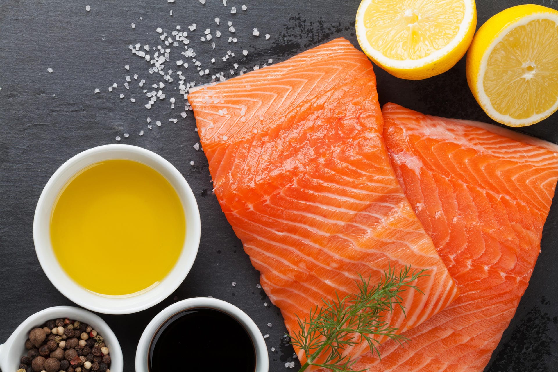 Mit guten Omega-3-Fettsäuren und Jod können Lachs und anderen Fischarten Ihrer Erektion helfen.