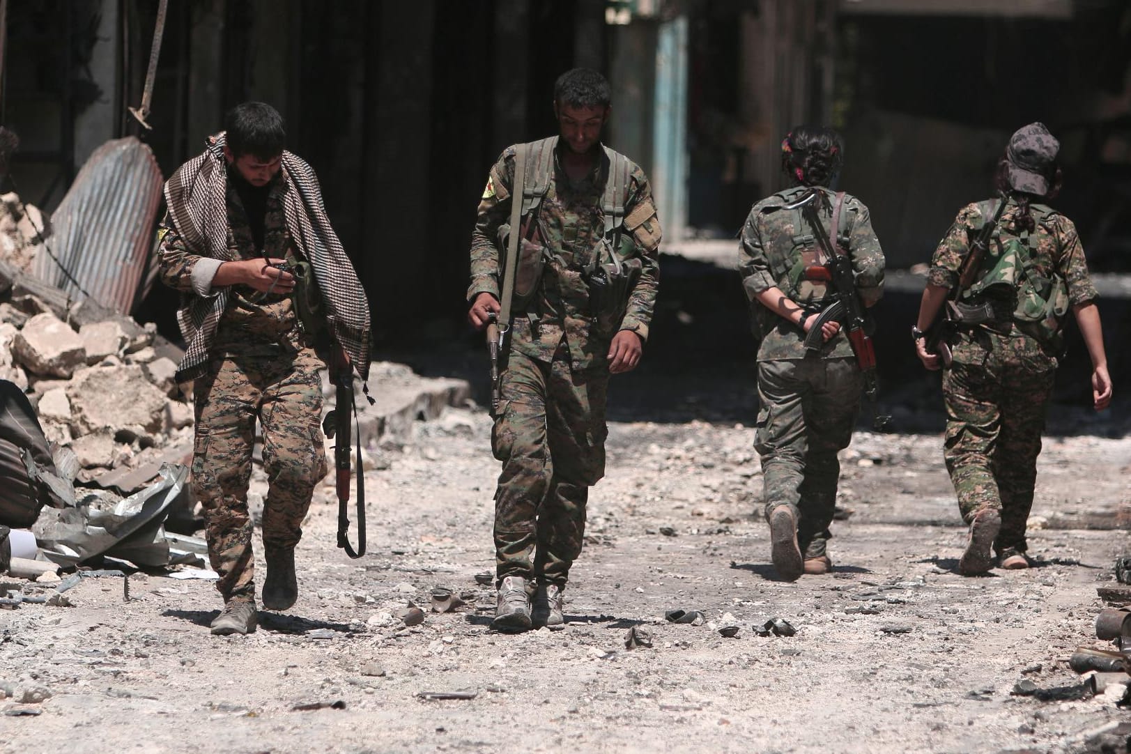 Syrische Rebellen in Manbidsch. Um die Stadt drohen Kämpfe auszubrechen.