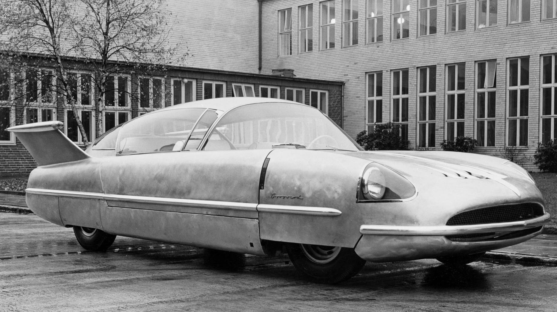 Borgward Traumwagen: Futuristische Studie mit der Schnauze eines E-Type.