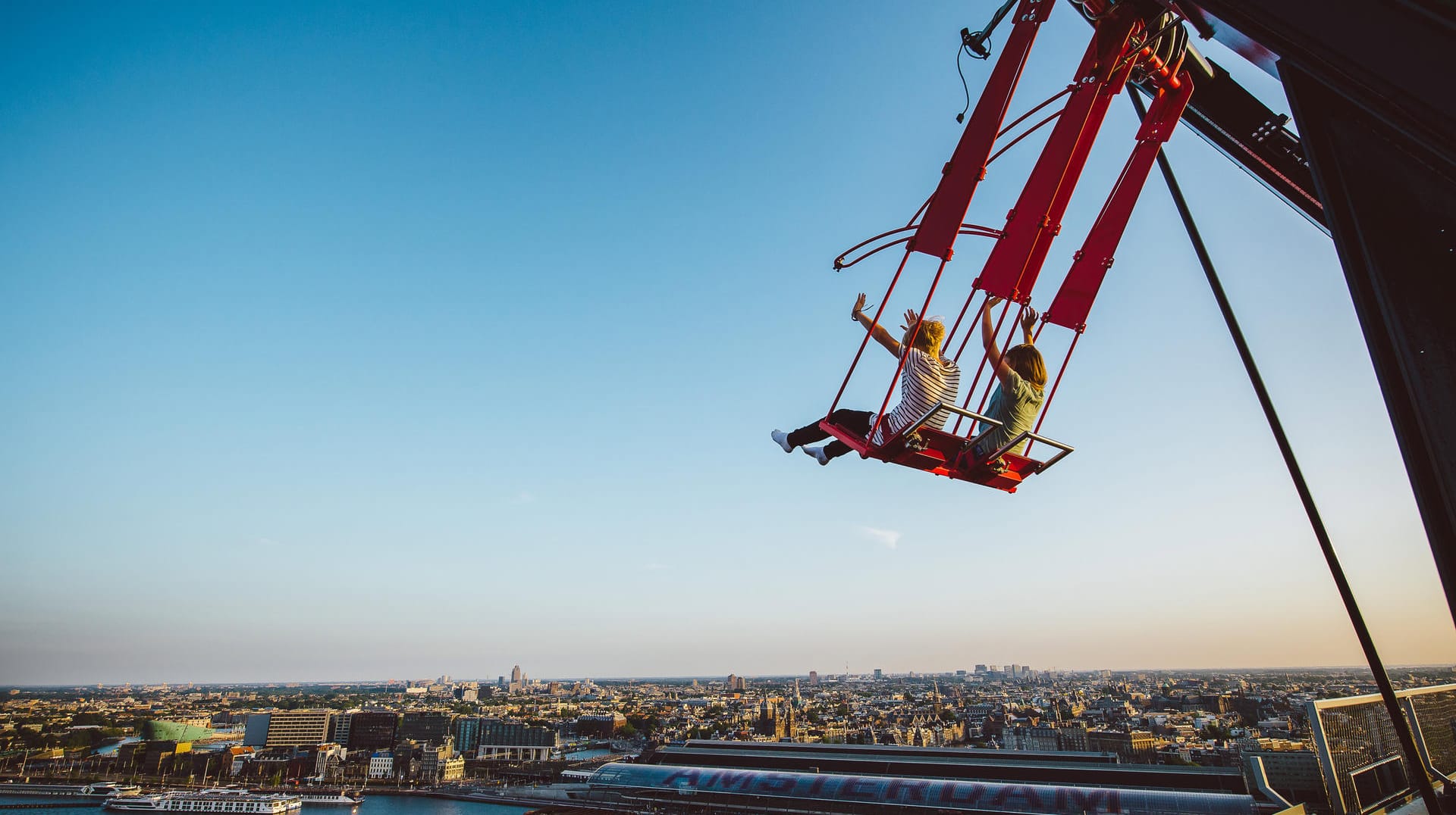 Die Schaukel "Over the Edge".