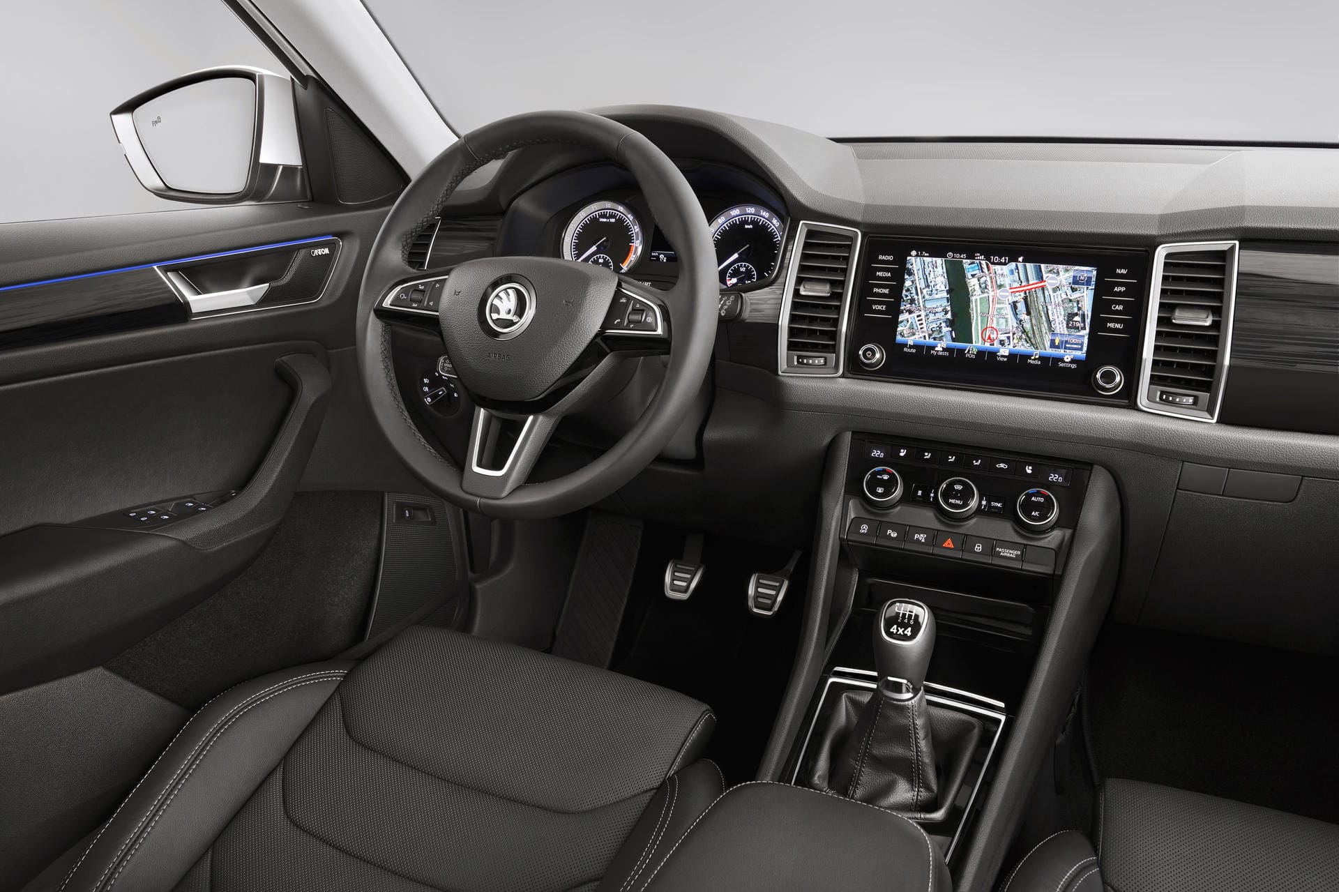 Der aufgeräumte Innenraum ist im wesentlichen wie der des Konzernbruders VW Tiguan aufgebaut.