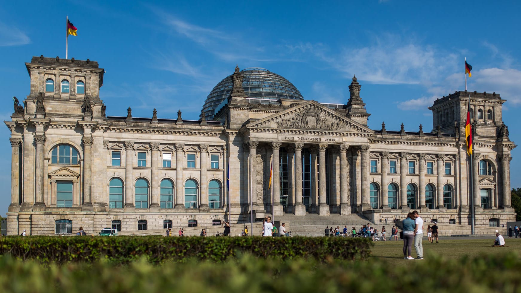 Reichstag in Berlin: CDU und CSU beschäftigen sich auf einer Klausurtagung unter anderem mit dem Thema Kinderehe.