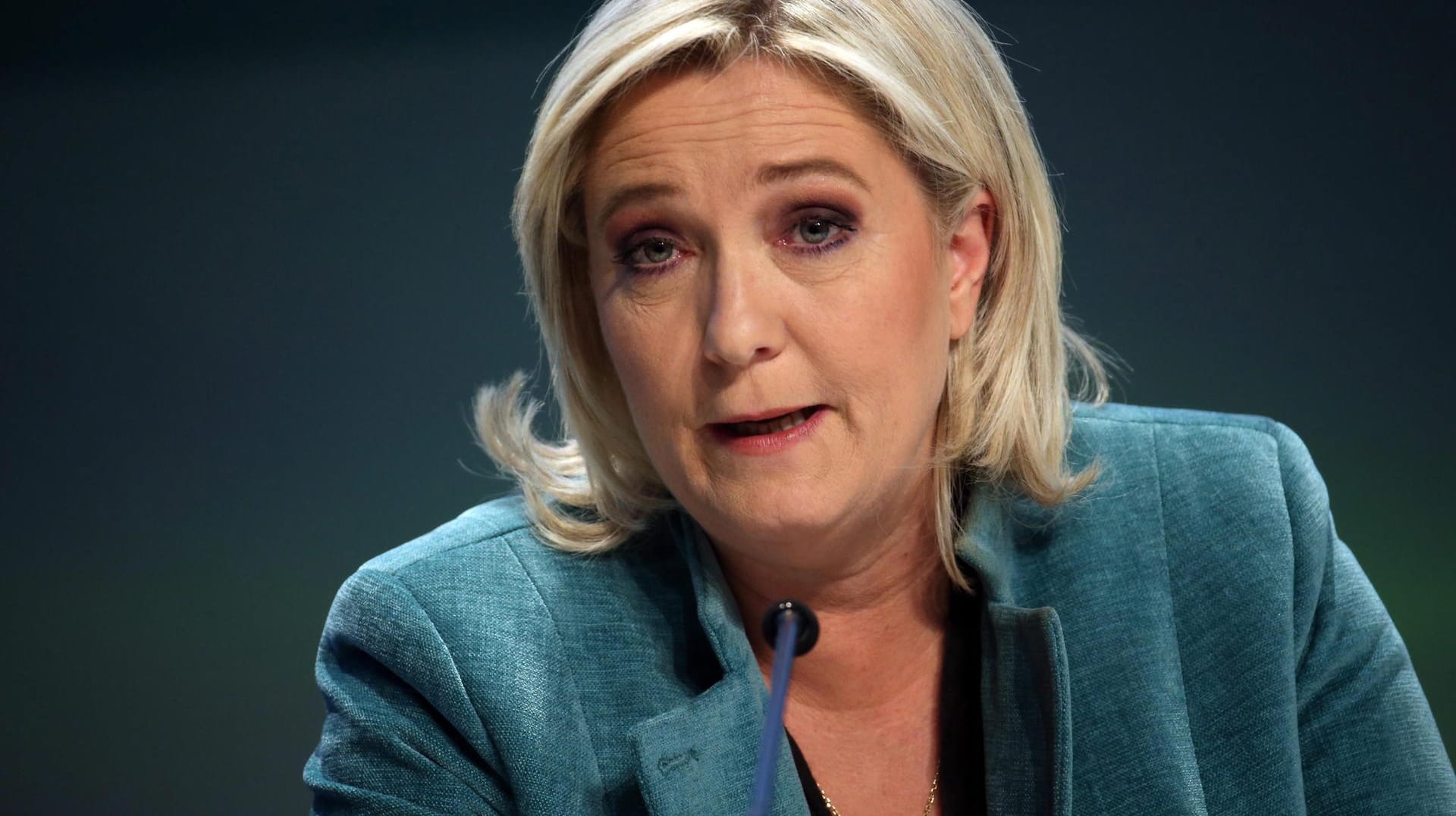 Front-National-Chefin Marine Le Pen warnt in drastischen Worten vor Hillary Clinton.