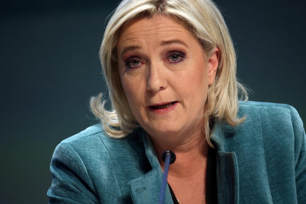 Front-National-Chefin Marine Le Pen warnt in drastischen Worten vor Hillary Clinton.