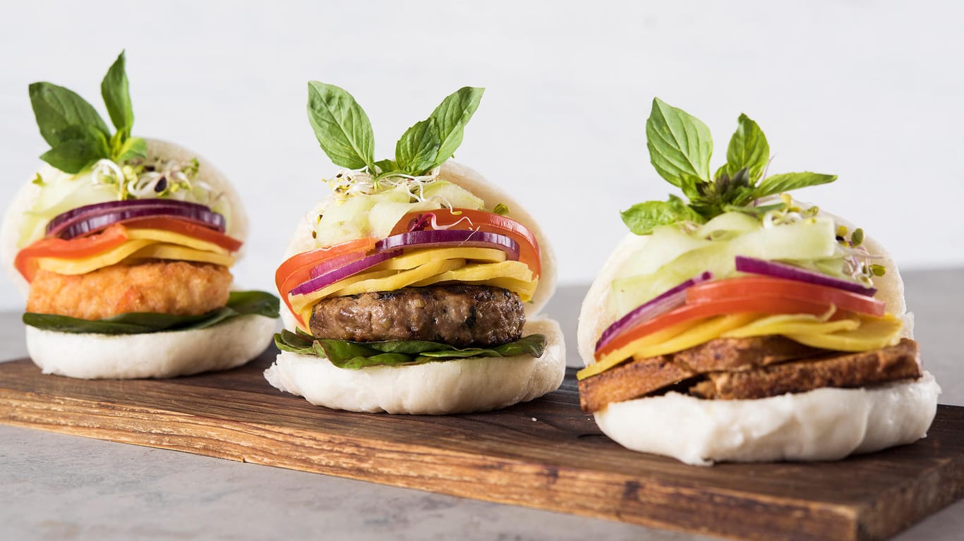 Burger müssen nicht ungesund sein. Im Handumdrehen verwandeln Sie das Fast Food in eine vollwertige Mahlzeit.