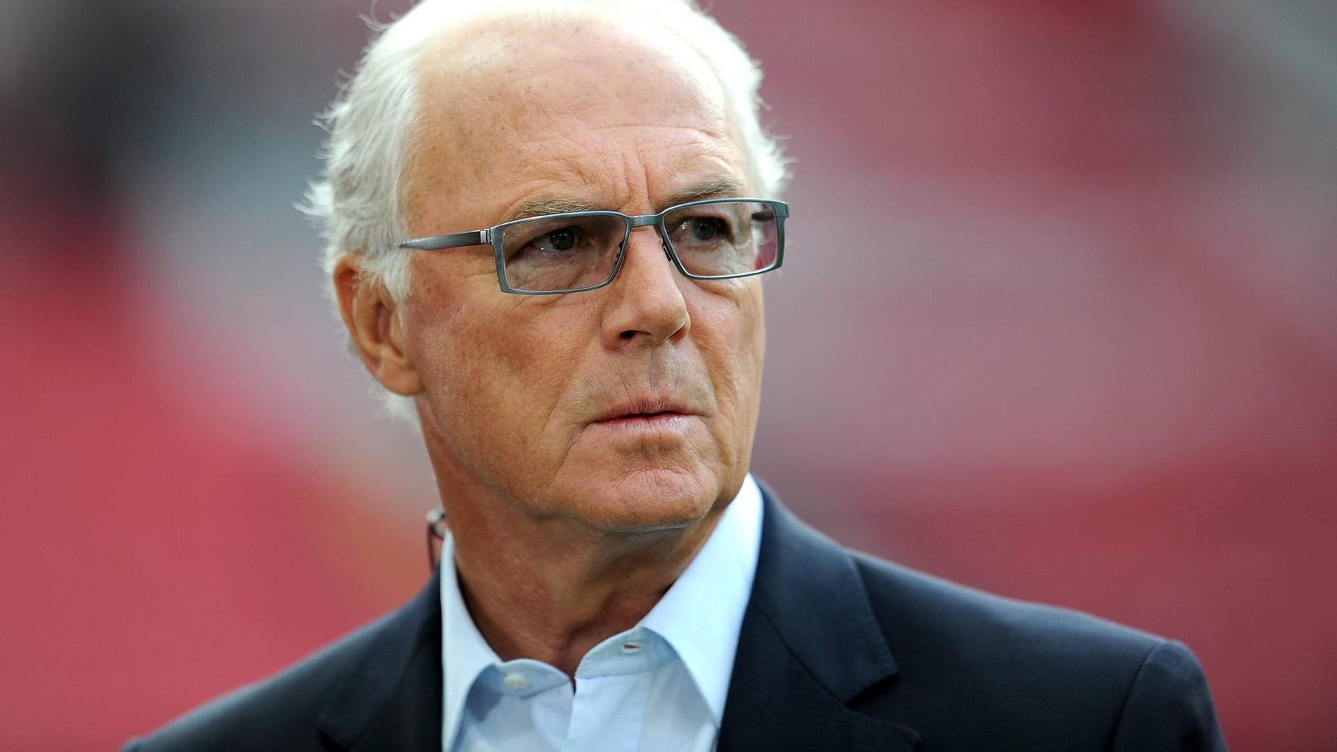 Franz Beckenbauer steht im Zentrum der Affäre um die Vergabe der WM 2006. Franz Beckenbauer steht im Zentrum der Affäre um die Vergabe der WM 2006.