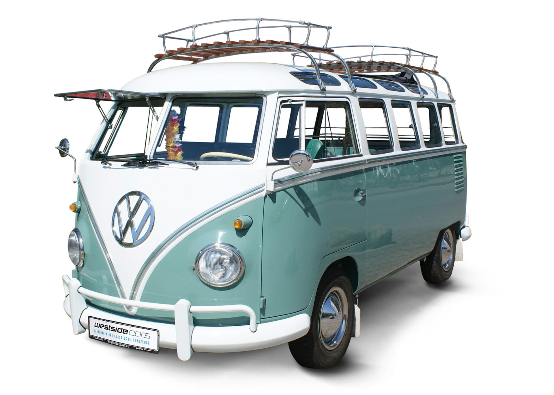 Das teuerste Modell der Aktion: ein Volkswagen Typ 2 T1, Samba-Bus, Baujahr 1959. 89.950 Euro soll das Liebhaber-Exemplar kosten.