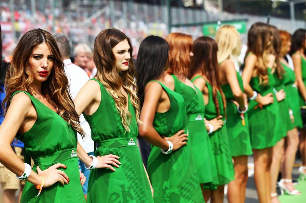 Die Grid Girls sorgen für einen schönen Rahmen des Rennens in Monza.