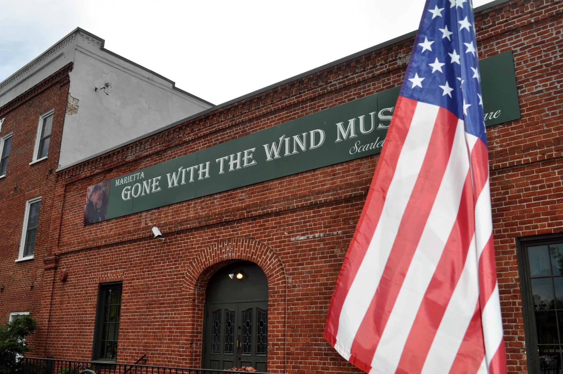 Dies ist das "Gone with the Wind Museum" in Marietta. Ein Ausflug dorthin ist ein Pflichtbesuch für Freunde des Filmes.