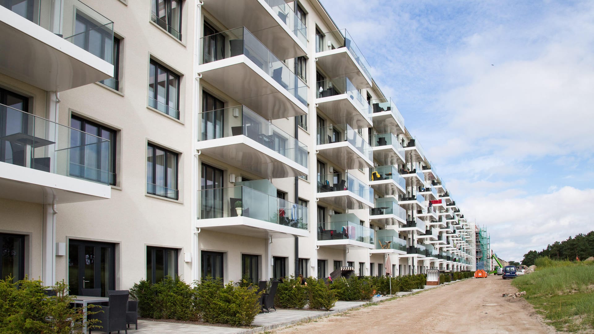 Block II von Prora wird eine Ferienanlage.