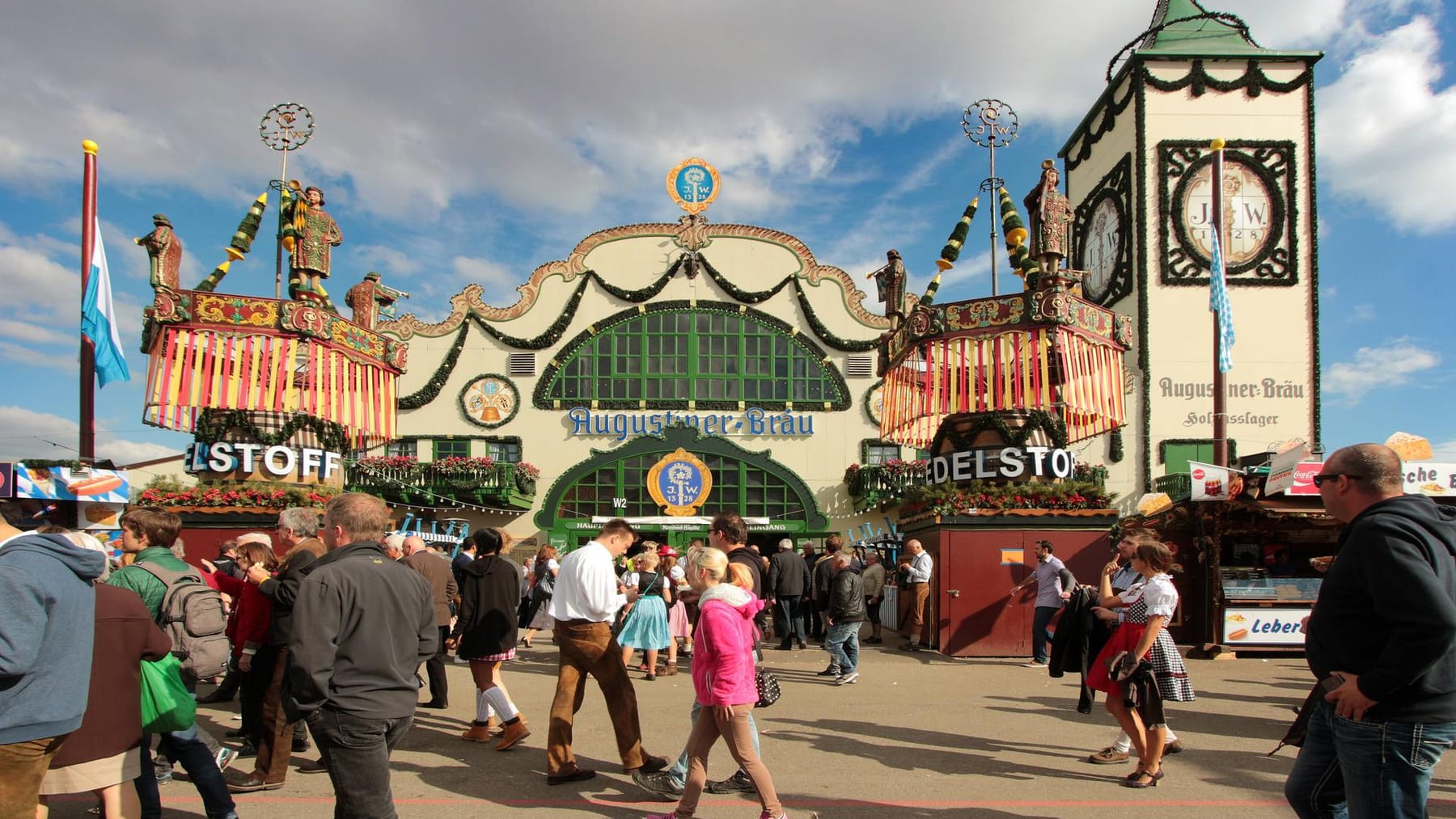 Festzelte Auf Dem Oktoberfest Unterschiede Und Reservieren