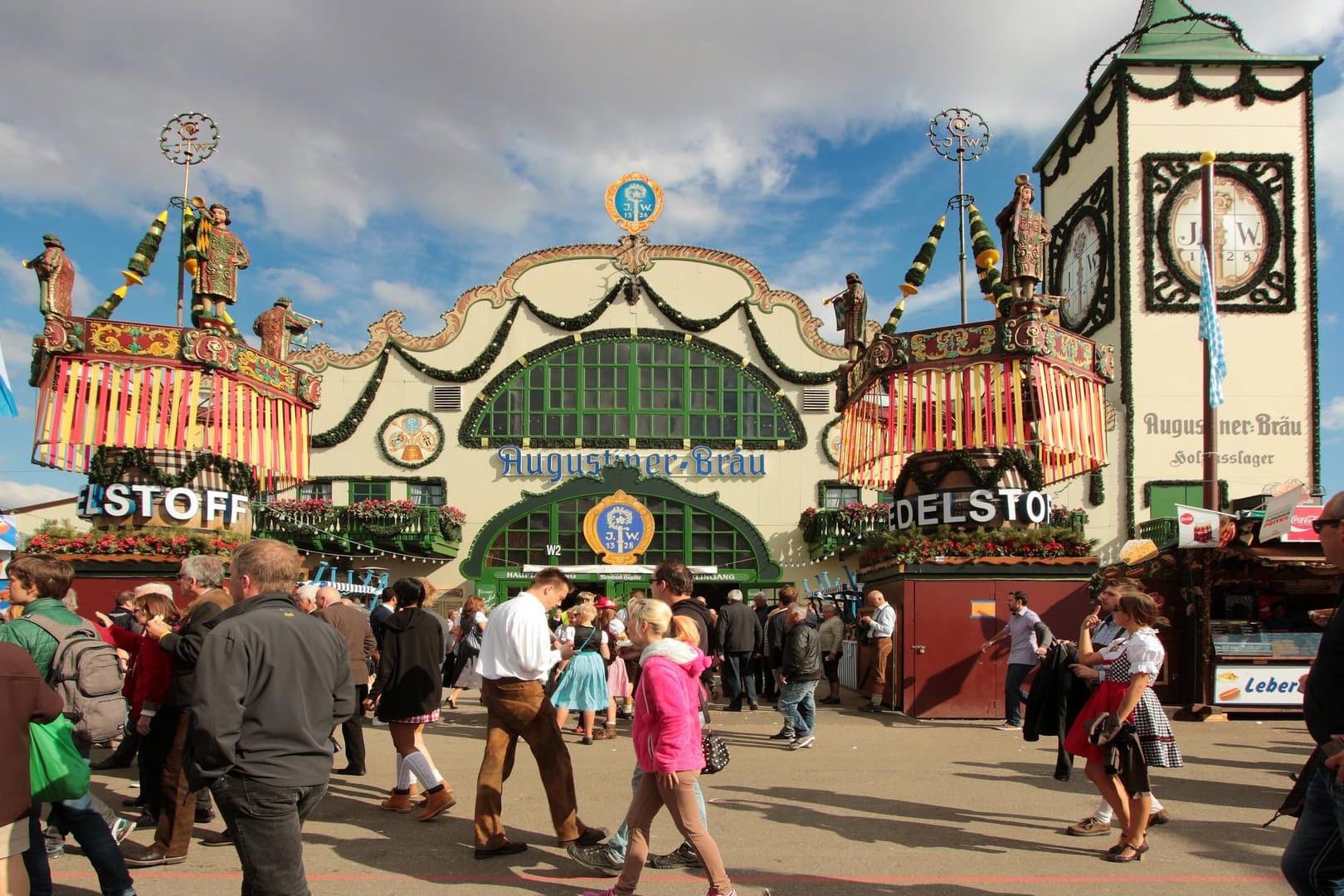 Auf dem Oktoberfest herrscht in jedem Festzelt eine Mordsgaudi - dennoch gibt es feine Unterschiede.