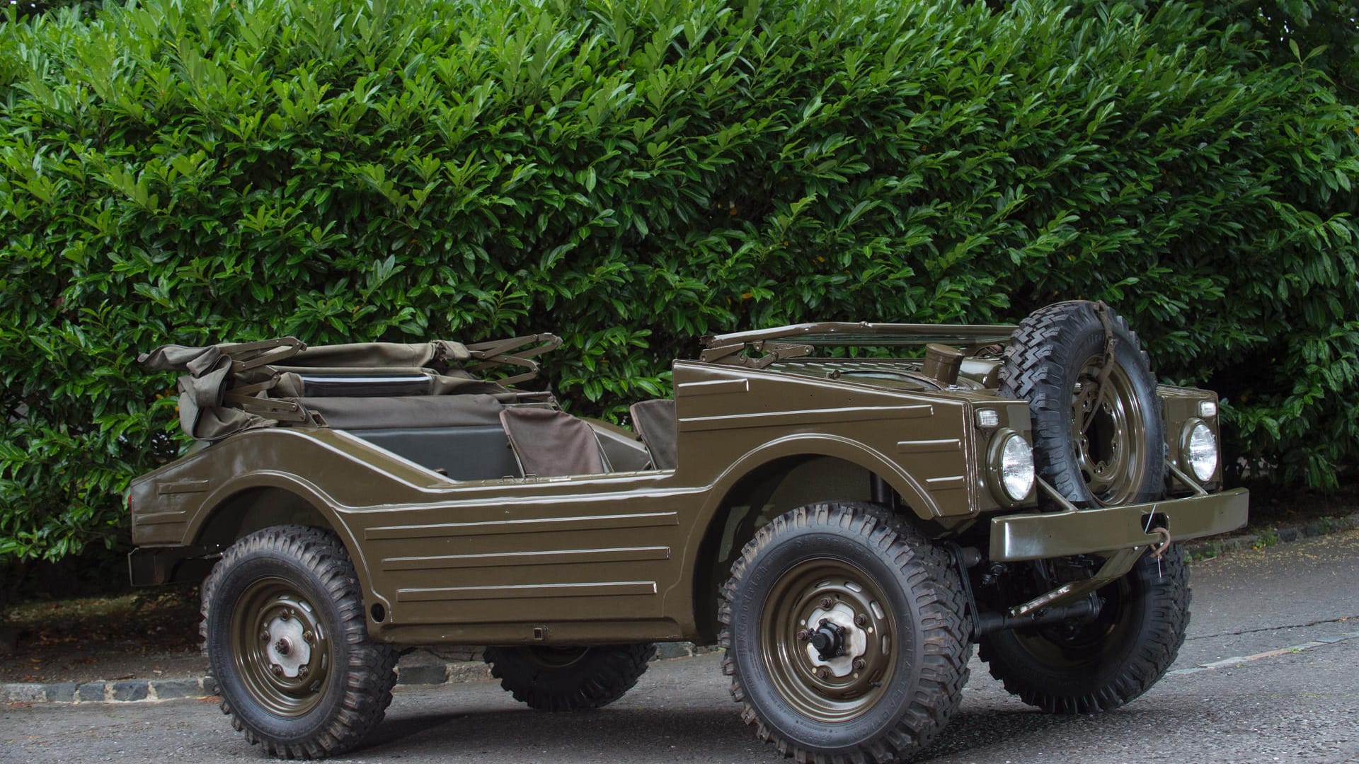Nur wenige kennen diesen Porsche. Tatsächlich war nicht der Cayenne der erste Geländewagen der Marke, sondern dieser Jagdwagen.