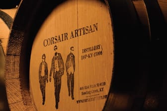 Corsair Artisan ist eine kleine Destillerie. Hier wird Whiskey quasi noch handgemacht.