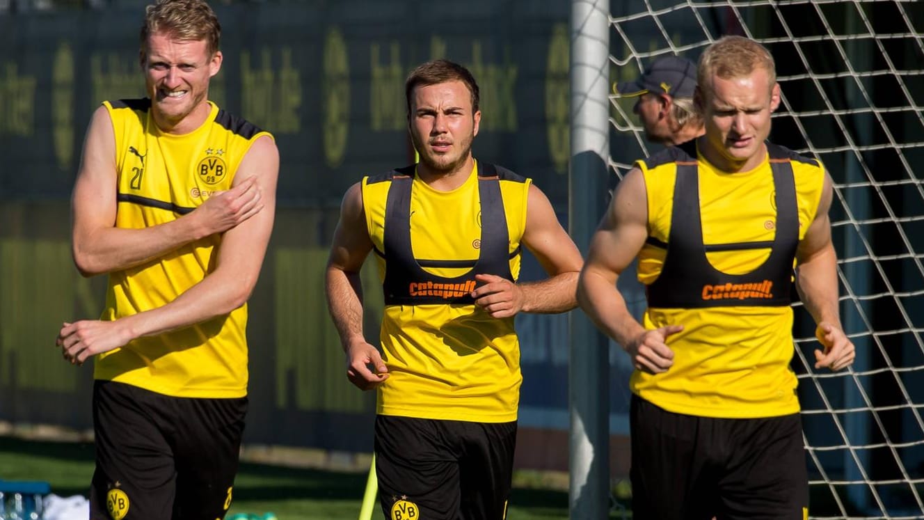 Körper, Seele, Geist: Die BVB-Stars André Schürrle, Mario Götze und Sebastian Rhode (von links) im Training. Körper, Seele, Geist: Die BVB-Stars André Schürrle, Mario Götze und Sebastian Rhode (von links) im Training.