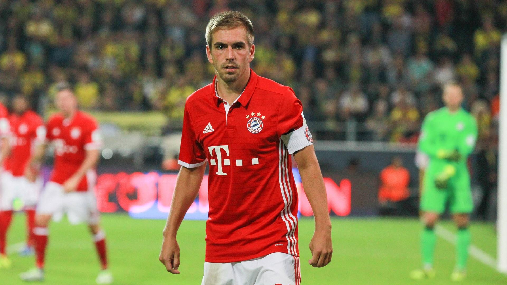 Philipp Lahm ist Leistungsträger und Führungsspieler beim FC Bayern. Philipp Lahm ist Leistungsträger und Führungsspieler beim FC Bayern.