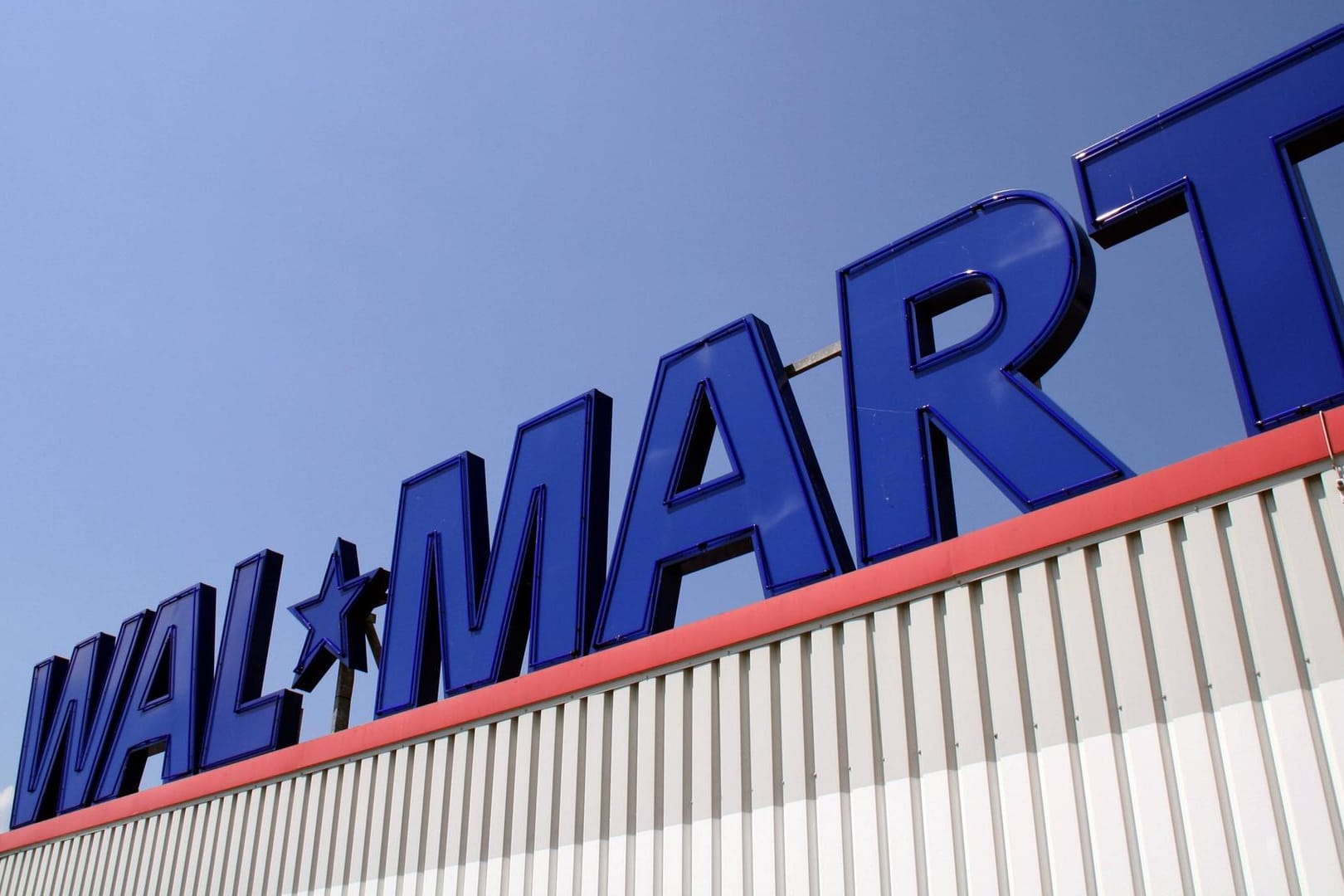 Auf 10 Milliarden Euro wird auch Lukas Walton geschätzt, Enkel des Walmart-Gründers Sam Walton. 2005 starb Lukas Vater John bei einem Flugzeugabsturz.