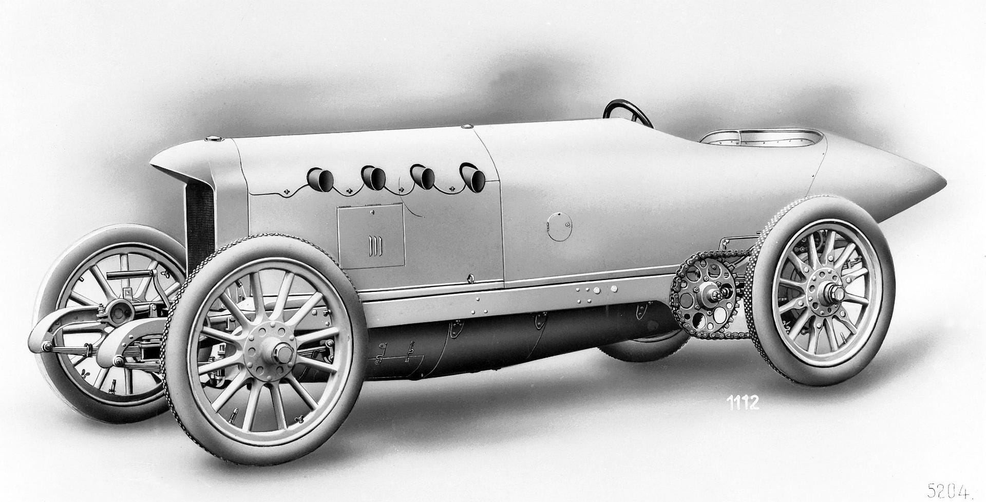 1914 ließ sich der amerikanische Rennfahrer Teddy Tetzlaff zum ersten Mal mit einem Auto auf den Bonneville Salt Flats sehen. Mit seinem deutschen Blitzen-Benz, einem für Autorennen eigens konstruierten Wettbewerbsfahrzeug von Benz & Cie in Mannheim (Vier-Zylinder-Reihenmotor, 21,5 Liter Hubraum, 200 PS) schaffte er 229,85 km/h.