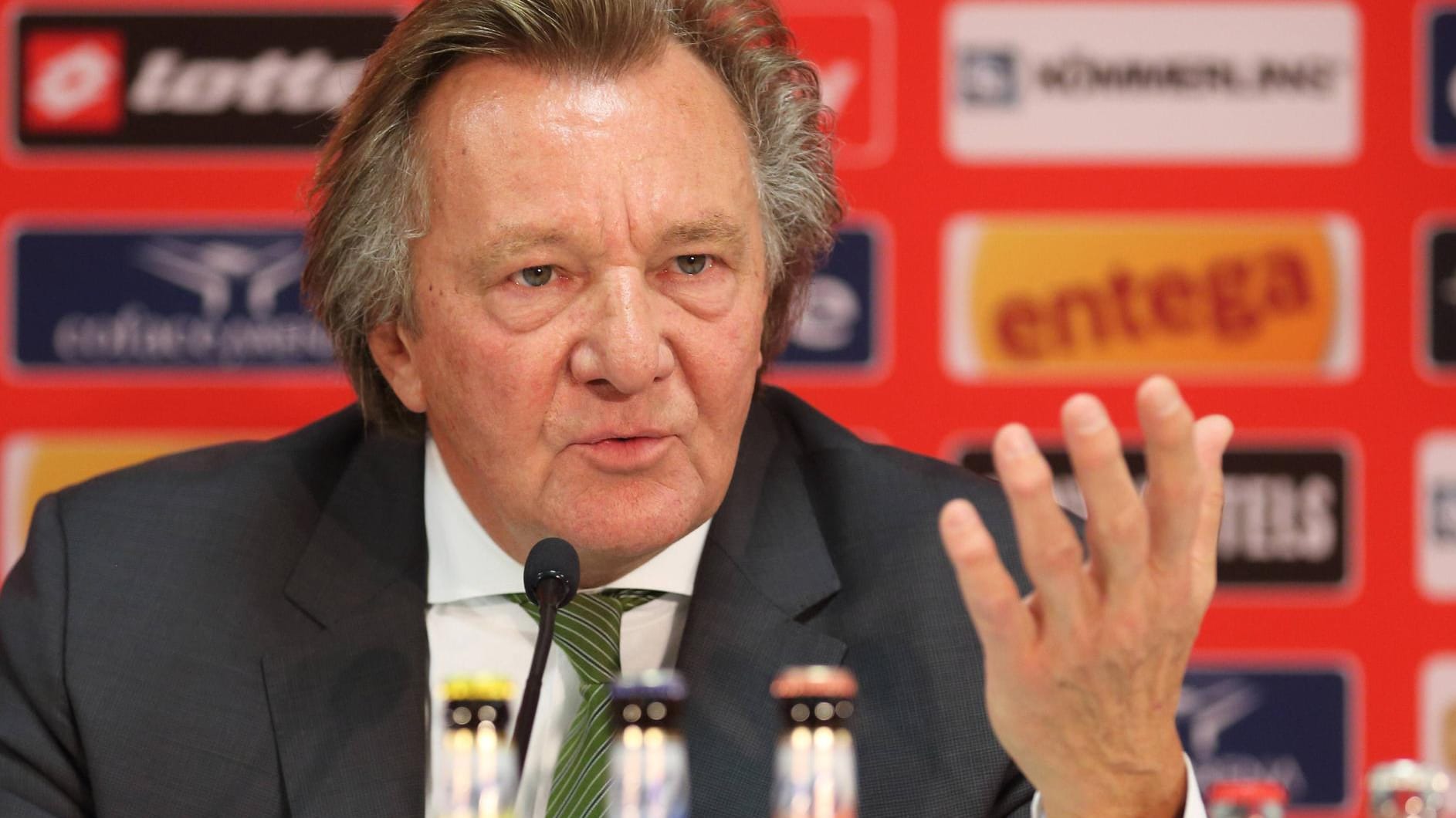 Harald Strutz und Co. appellieren an den Solidaritätsgedanken in der Bundesliga. Harald Strutz und Co. appellieren an den Solidaritätsgedanken in der Bundesliga.