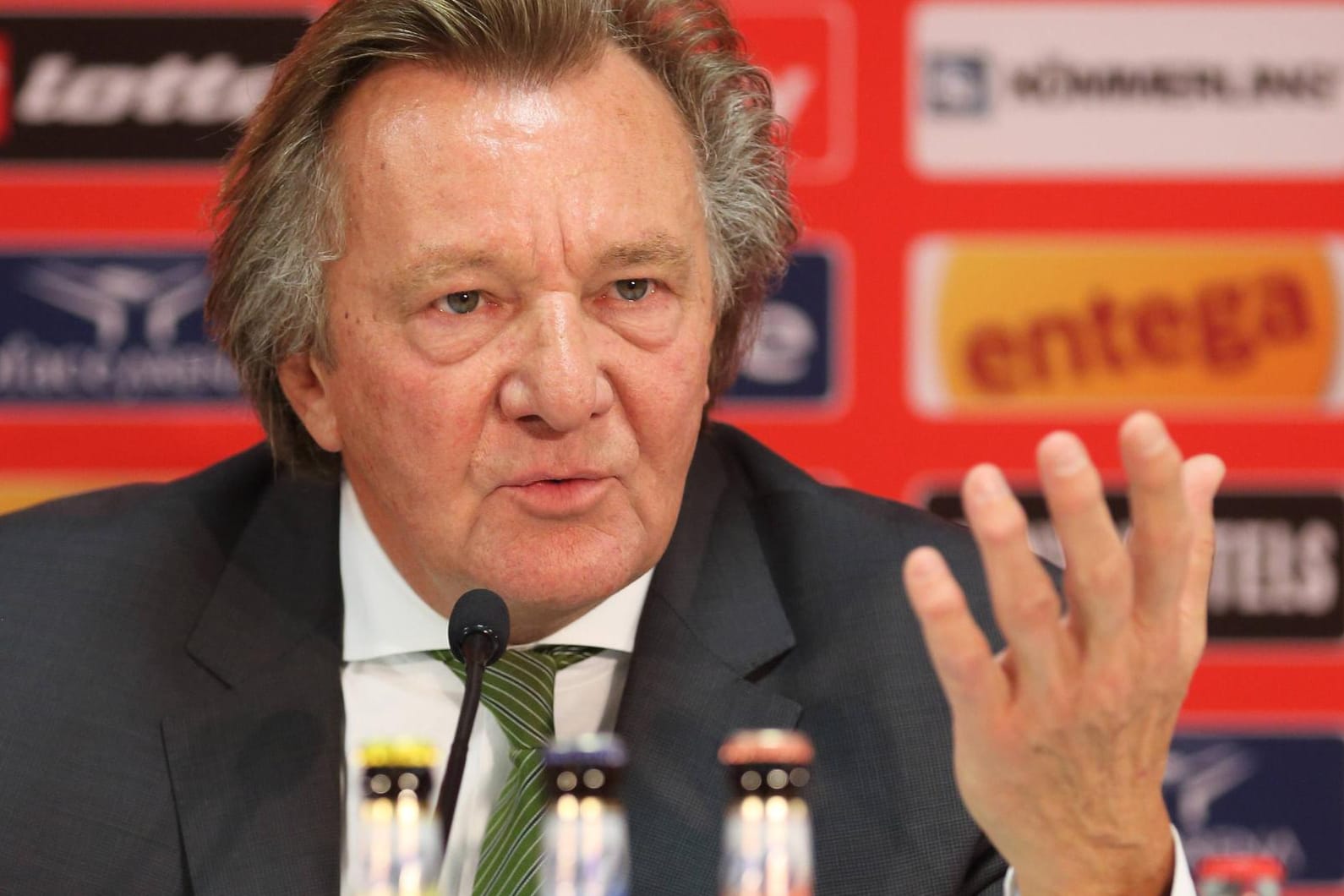 Harald Strutz und Co. appellieren an den Solidaritätsgedanken in der Bundesliga.