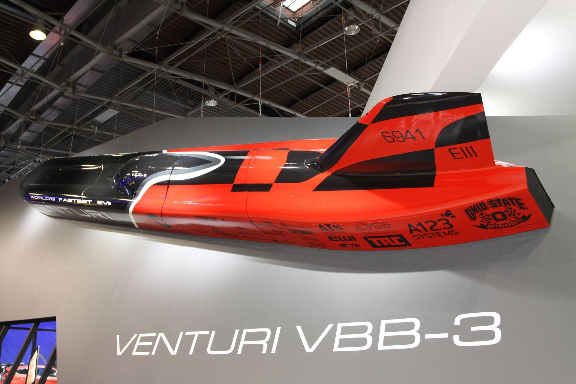 Venturi will mit dem VBB-3 den Rekord bei den Elektroautos brechen. Der Bolide mit einer Leistung von über 3000 PS soll 700 km/h schnell sein.