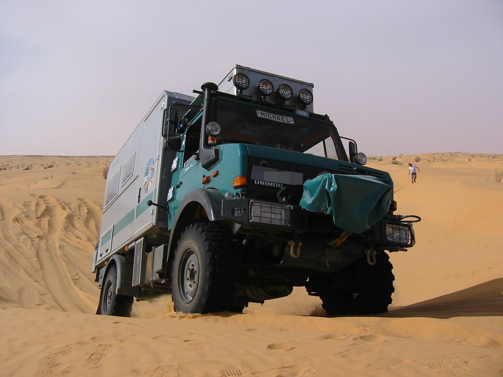 Bimobil, Oberpframmern, U 1300: In den kurzen, steilen Dünen der tunesischen Wüste kann der Unimog seine Stärken auspielen.