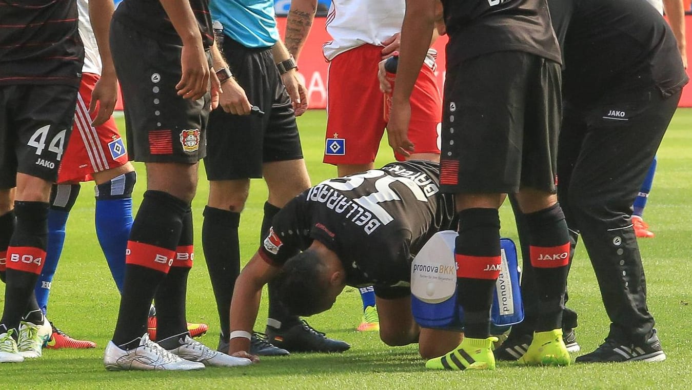 Karim Bellarabi musste gegen Hamburg früh vom Platz. Nun steht eine OP an. Karim Bellarabi musste gegen Hamburg früh vom Platz. Nun steht eine OP an.