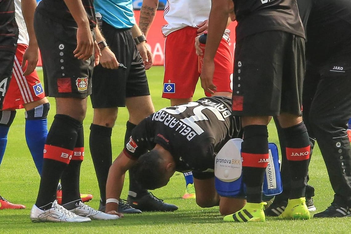 Karim Bellarabi musste gegen Hamburg früh vom Platz. Nun steht eine OP an.