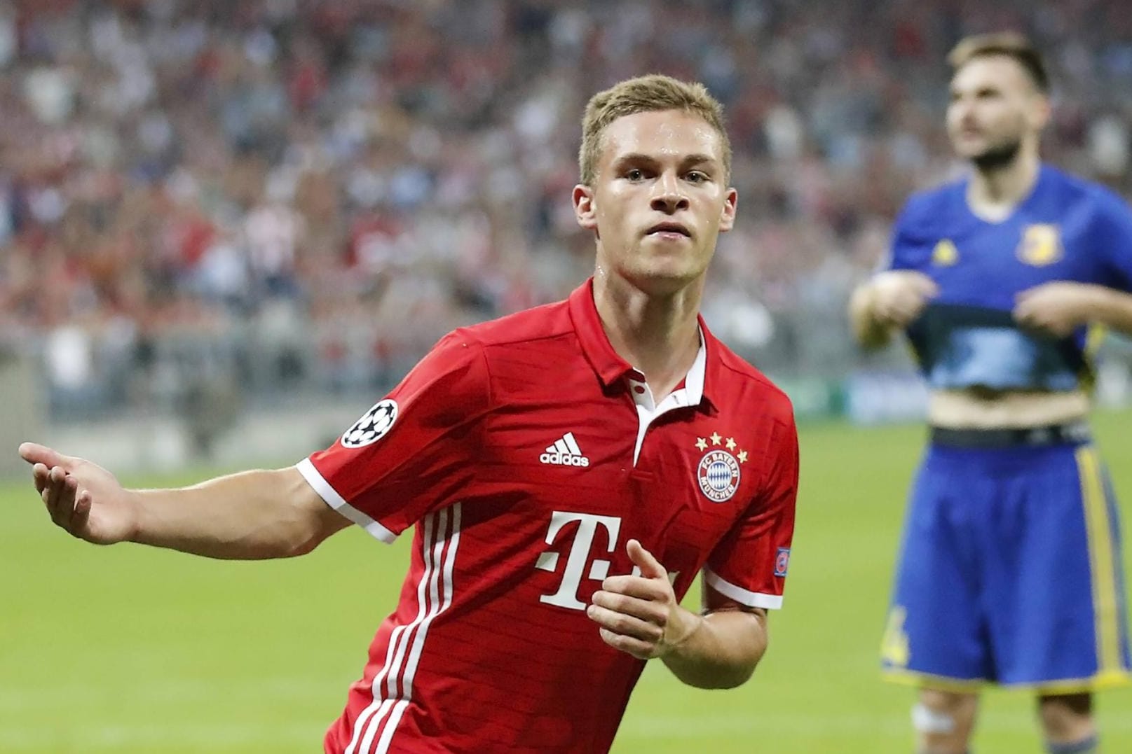 Joshua Kimmich bejubelt sein Tor zum 4:0 gegen den FK Rostow.